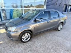 TOYOTA ETIOS 4P XLS